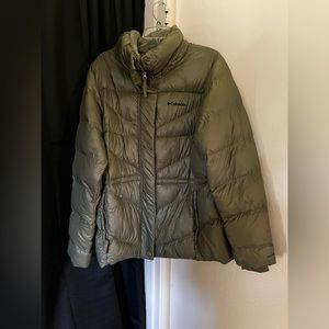 Columbia women’s puffer jacket XL